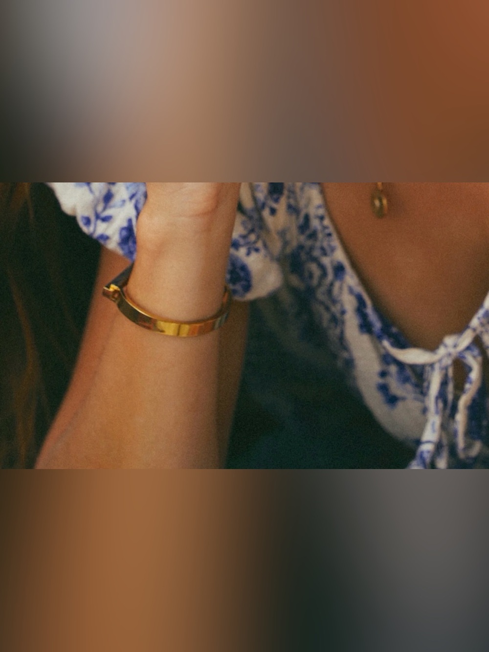 Gold Bar Bracelet - Picture 4 of 8